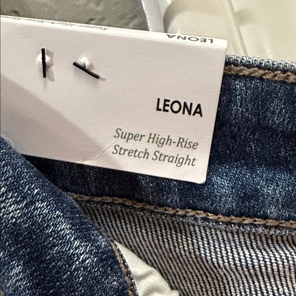 Vervet NWT Leona distressed jeans plus size 18 - Picture 4 of 6